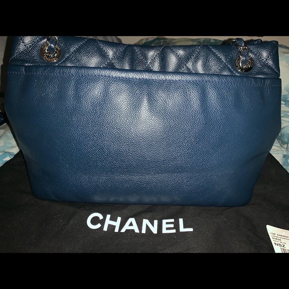 Chanel - Picture 5 of 9